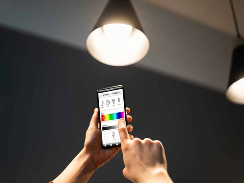 💡 تحسين كفاءة الطاقة عبر الإضاءة الذكية المتكاملة